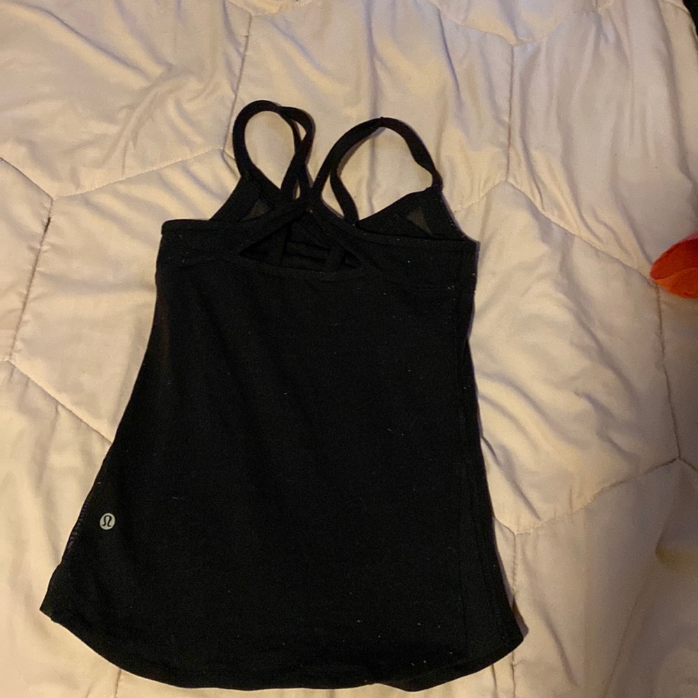 black lululemon workout tank top
